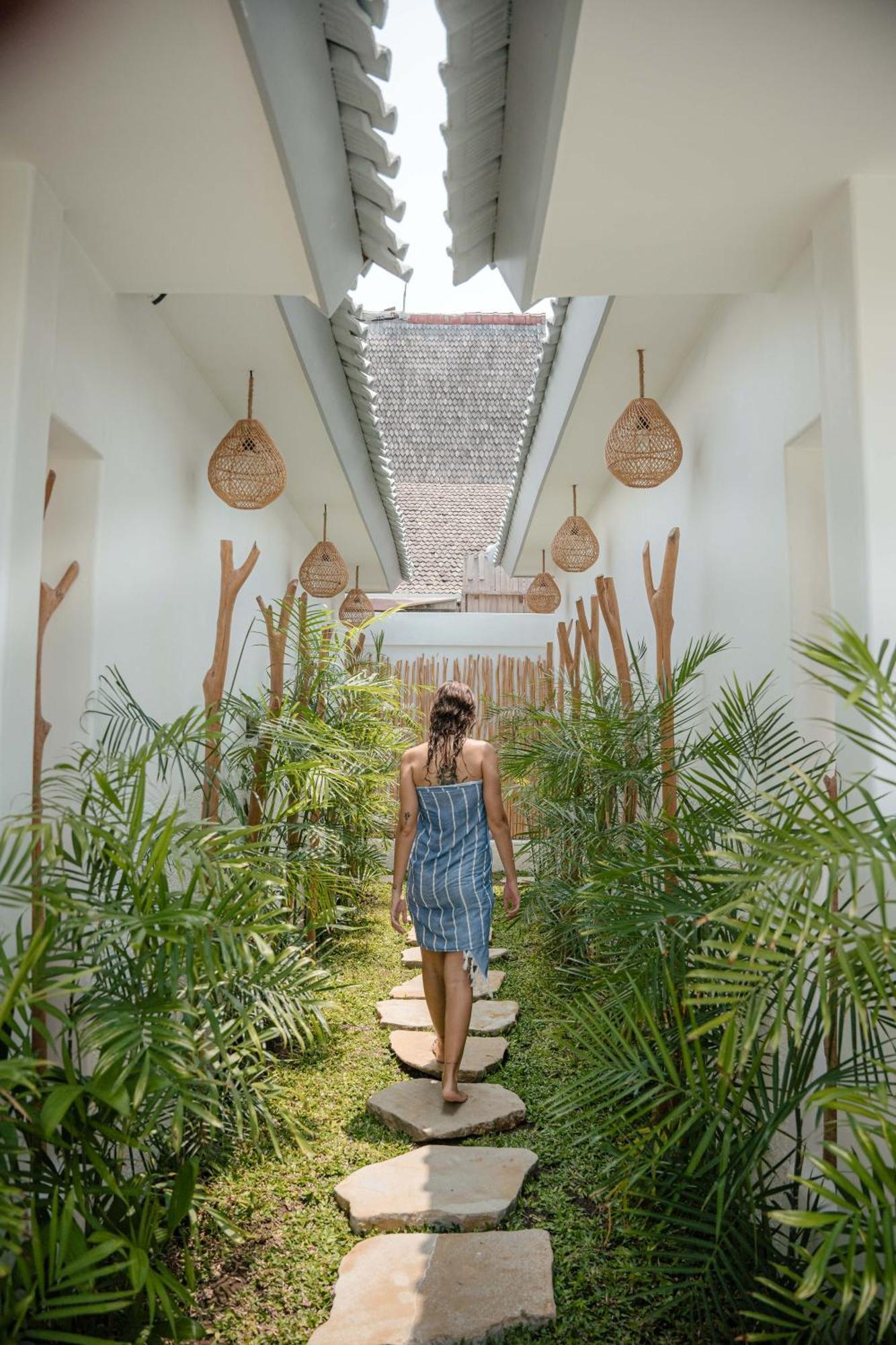 Quma Hotel Gili Trawangan Exterior photo